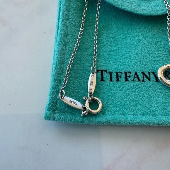 ❗️SOLD❗️Tiffany & Co. open heart necklace - Picture 2 of 3
